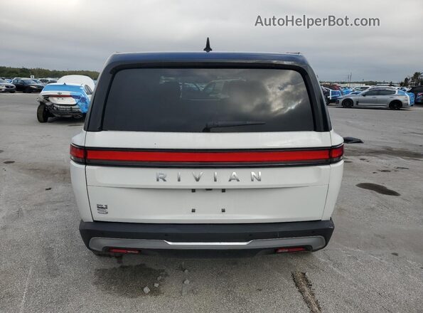 7PDSGBBA0RN040075 2024 RIVIAN R1S Белый Вид сзади