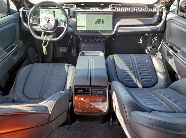 7PDSGBBA2SN048006 2025 RIVIAN R1S Gray Առջևի վահանակի տեսք