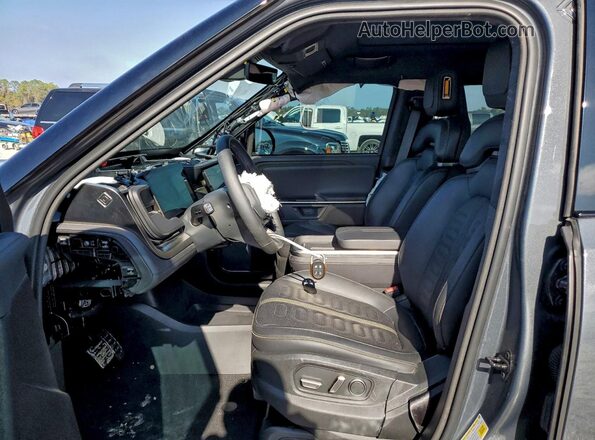 7PDSGBBA2SN048006 2025 RIVIAN R1S Gray Սալոնի դիմացի տեսք