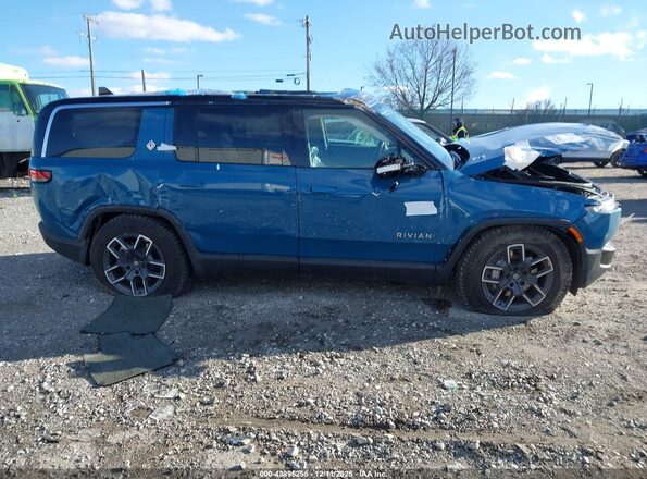 7PDSGBBA9RN044335 2024 RIVIAN R1S Light Blue Вид задней части салона