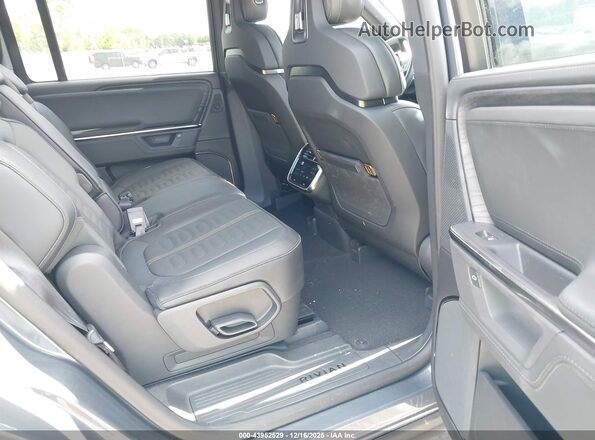7PDSGBBAXSN064535 2025 RIVIAN R1S Gray Вид наклейки з VIN-кодом