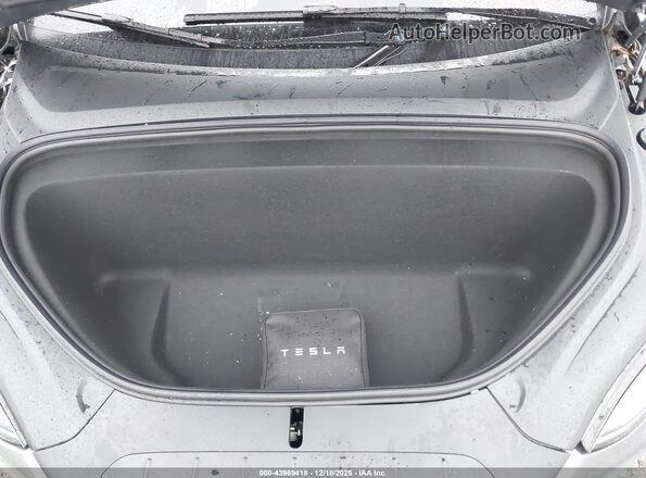 7SAXCAE58RF452490 2024 TESLA MODEL X Серебряный Вид сзади
