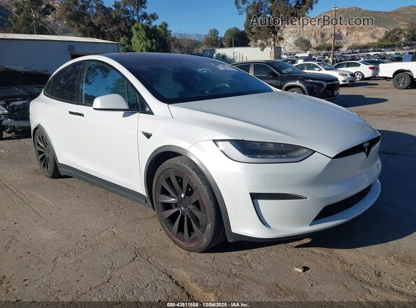 7SAXCBE50PF385113 2023 TESLA MODEL X Белый Передняя правая четверть