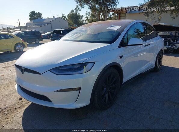 7SAXCBE50PF385113 2023 TESLA MODEL X Белый Передняя левая четверть