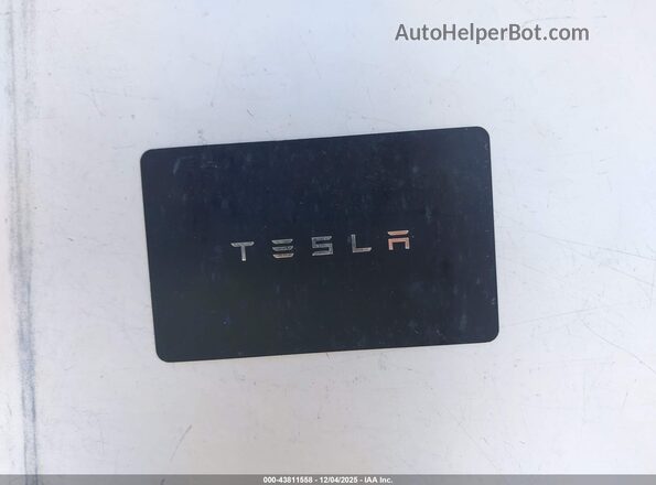 7SAXCBE50PF385113 2023 TESLA MODEL X Белый Вид панели приборов