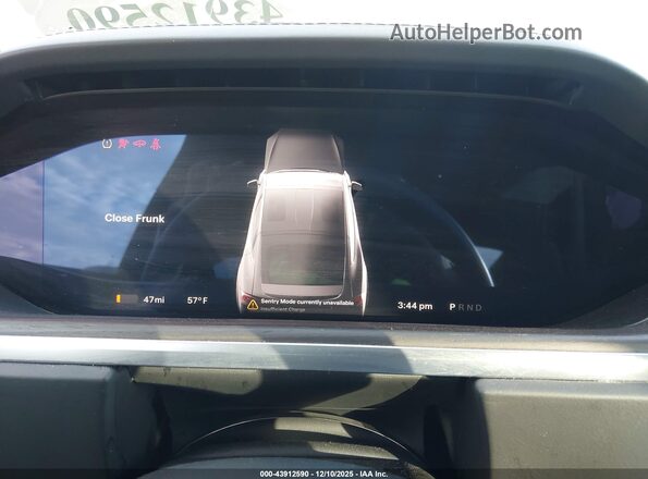 7SAXCBE57RF436576 2024 TESLA MODEL X Black Widok tylnych siedzeń