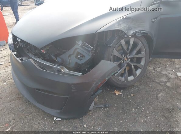 7SAXCBE57RF436576 2024 TESLA MODEL X Black Widok z przodu