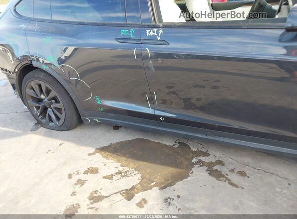 7SAXCBE5XSF462160 2025 TESLA MODEL X Черный Вид спереди