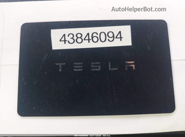 7SAXCBE66RF456066 2024 TESLA MODEL X Red Dashboard view