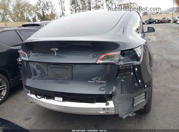 7SAYGAEE5SF216913 2025 TESLA MODEL Y Gray 