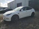 2025 Tesla Model Y White vin: 7SAYGAEE8SF244544