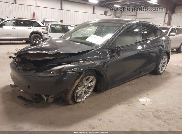 7SAYGDED3RF054296 2024 TESLA MODEL Y Gray წინა მარცხენა ხედი სამი მეოთხედიდან
