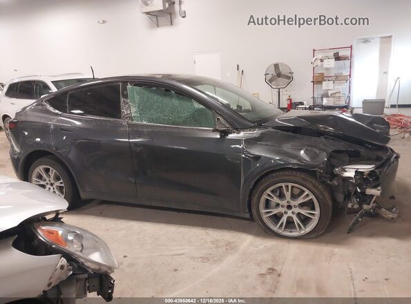 7SAYGDED3RF054296 2024 TESLA MODEL Y Gray ხელსაწყოთა პანელის ხედი