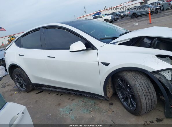 7SAYGDED3SA357601 2025 TESLA MODEL Y White Սալոնի հետևի տեսք