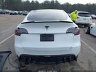 2025 Tesla Model Y Long Range Dual Motor Rear-wheel Drive White vin: 7SAYGDED3SA357601