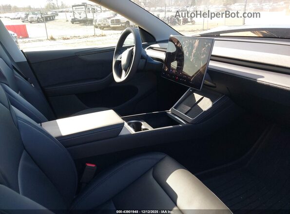 7SAYGDED5TA462609 2026 TESLA MODEL Y Серый Вид салона спереди