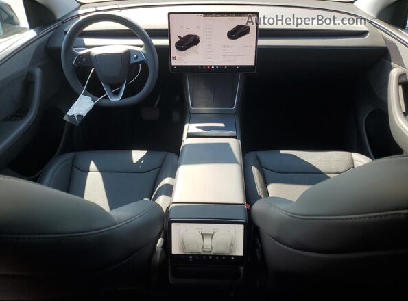 7SAYGDED8TF383535 2026 TESLA MODEL Black Vista del salpicadero