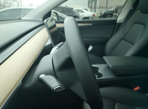 7SAYGDEE0RA291088 2024 TESLA MODEL White Սարքավորումների վահանակի տեսք
