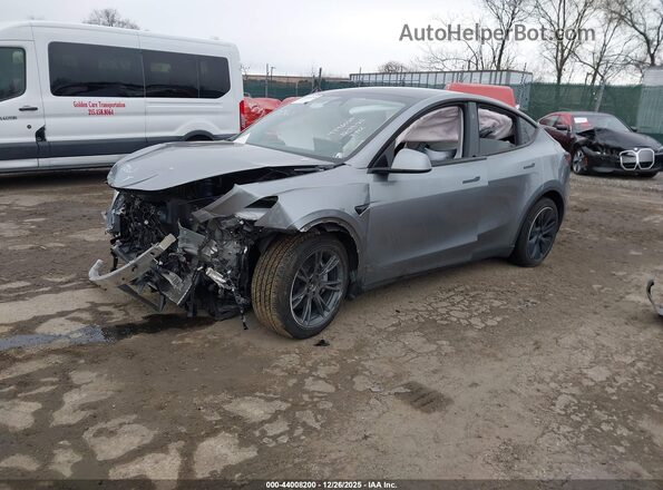 7SAYGDEE0SA338433 2025 TESLA MODEL Y Gray Front left