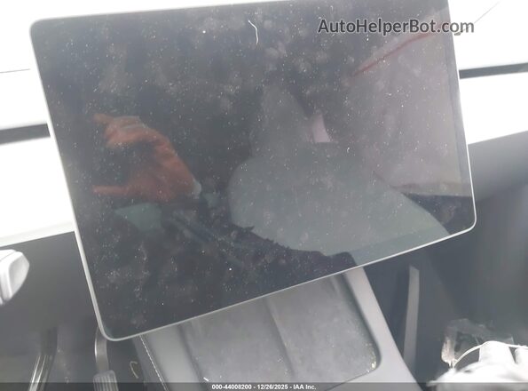 7SAYGDEE0SA338433 2025 TESLA MODEL Y Gray 360 interior view