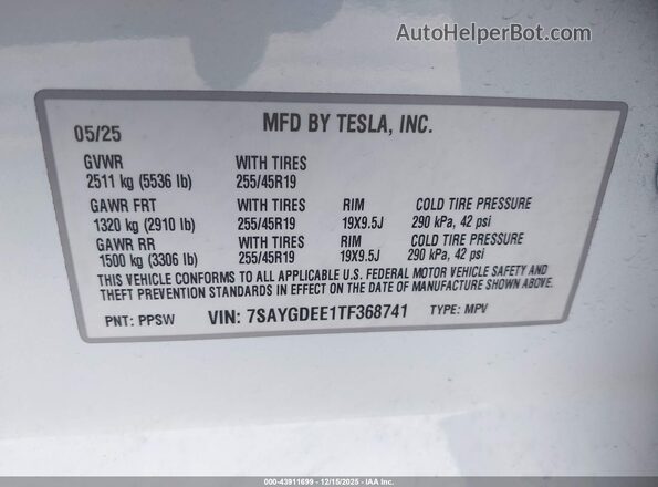 7SAYGDEE1TF368741 2026 TESLA MODEL Y White ძრავის განყოფილების ხედი