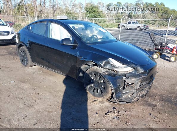 7SAYGDEE2RA214710 2024 TESLA MODEL Y Черный Передняя правая четверть
