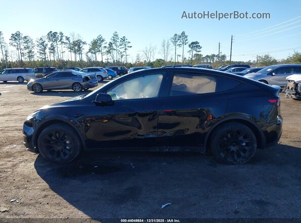 7SAYGDEE2RA214710 2024 TESLA MODEL Y Черный Вид задней части салона