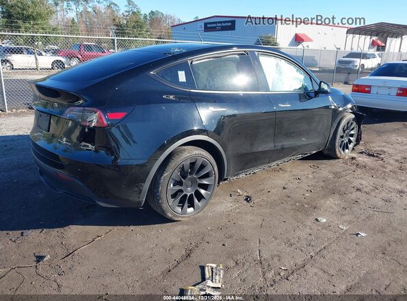 7SAYGDEE2RA214710 2024 TESLA MODEL Y Черный Задняя правая четверть