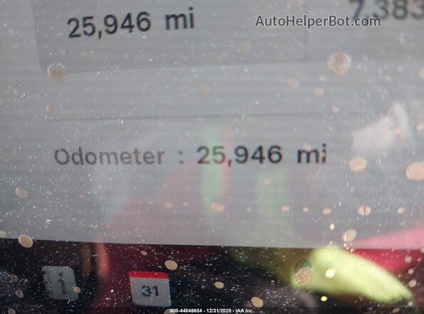 7SAYGDEE2RA214710 2024 TESLA MODEL Y Черный Панорамный вид салона 360°