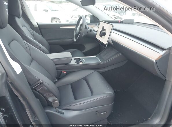 7SAYGDEE3SF293331 2025 TESLA MODEL Y Gray Вид салону спереду