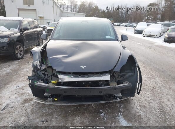 7SAYGDEE3SF293331 2025 TESLA MODEL Y Gray Вид щитка приладів