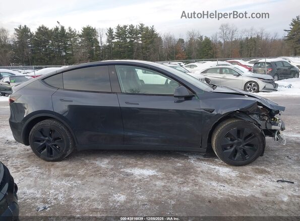 7SAYGDEE3SF293331 2025 TESLA MODEL Y Gray Вид задньої частини салону