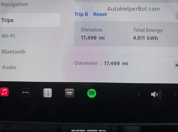 7SAYGDEE3SF293331 2025 TESLA MODEL Y Gray 
