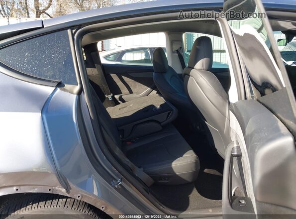 7SAYGDEE4TA396725 2026 TESLA MODEL Y Silver Widok naklejki z numerem VIN