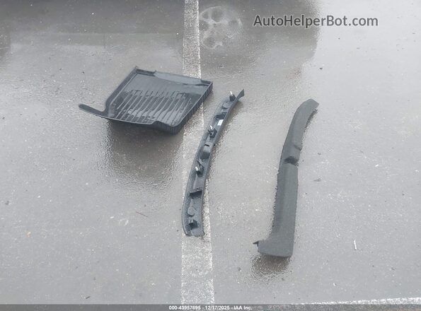 7SAYGDEE8SF238602 2025 TESLA MODEL Y Blue Սարքավորումների վահանակի տեսք