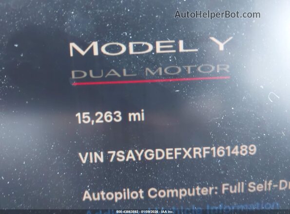 7SAYGDEFXRF161489 2024 TESLA MODEL Y Gray Widok wnętrza 360 stopni