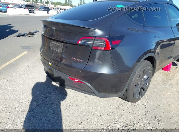 7SAYGDEFXRF161489 2024 TESLA MODEL Y Gray Tył prawy