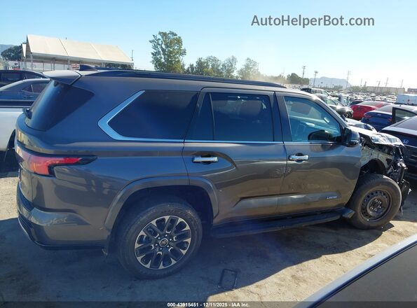 7SVAAABA1PX003221 2023 TOYOTA SEQUOIA Pewter Вид задней части салона