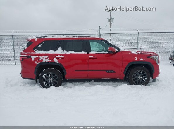 7SVAAABA1PX005907 2023 TOYOTA SEQUOIA Красный Вид задней части салона