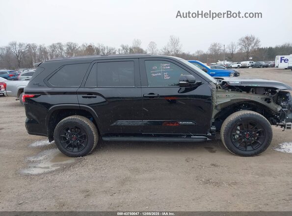 7SVAAABA2RX046288 2024 TOYOTA SEQUOIA Черный Вид задней части салона