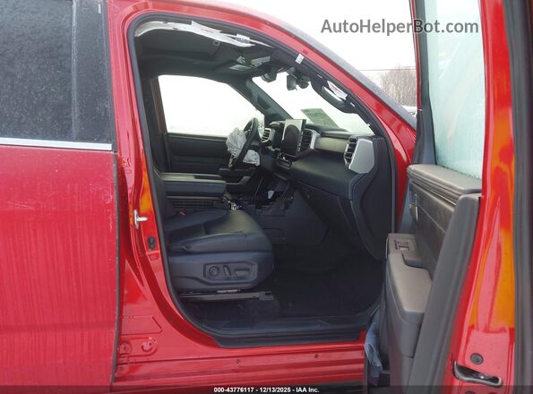 7SVAAABA2SX050492 2025 TOYOTA SEQUOIA Red Widok wnętrza z przodu