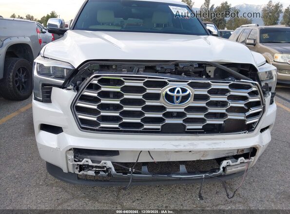 7SVAAABA3PX008713 2023 TOYOTA SEQUOIA Белый Вид спереди
