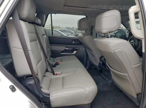 7SVAAABA4PX002628 2023 TOYOTA SEQUOIA Белый Вид задней части салона