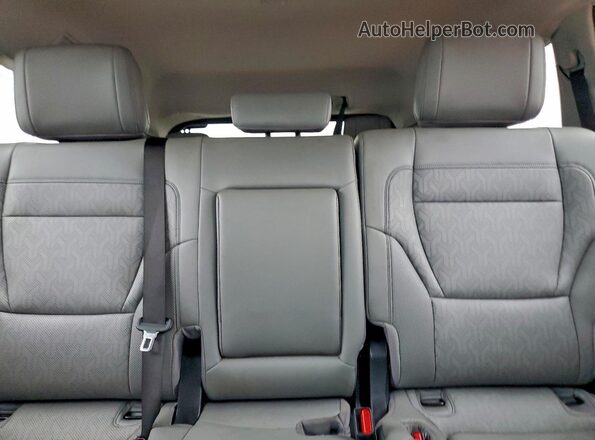 7SVAAABA4PX002628 2023 TOYOTA SEQUOIA Белый Вид задних сидений