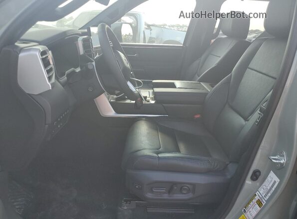 7SVAAABA5SX053659 2025 TOYOTA SEQUOIA Gray წინა სალონის ხედი