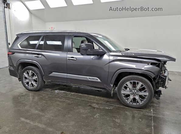 7SVAAABA6SX054108 2025 TOYOTA SEQUOIA Gray Front right
