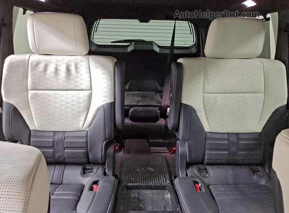 7SVAAABA6SX054108 2025 TOYOTA SEQUOIA Gray Rear seats view