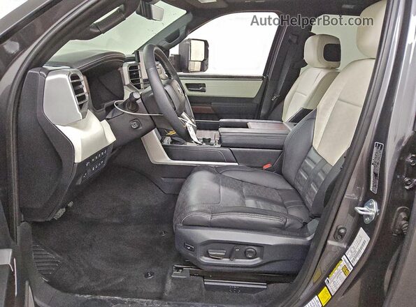 7SVAAABA6SX054108 2025 TOYOTA SEQUOIA Gray Front interior view