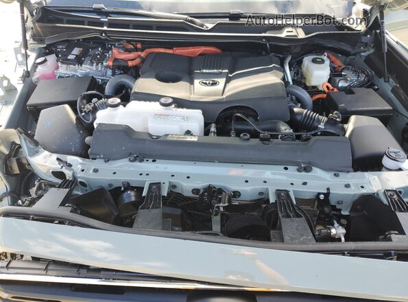 7SVAAABA6TX076384 2026 TOYOTA LIMITED Gray Vista del compartimento del motor