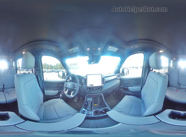 7SVAAABA6TX076384 2026 TOYOTA LIMITED Gray Vista interior de 360 grados